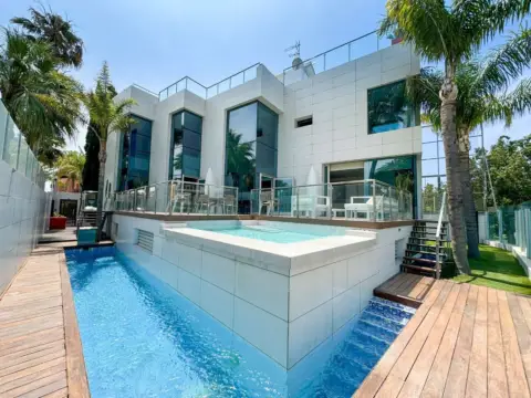 Chalet en Playa Granada