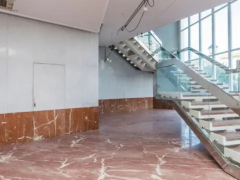 Local comercial en Avenida de Miramar