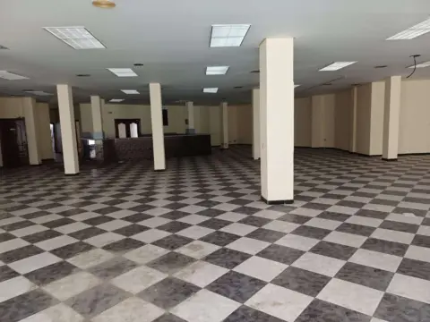 Local comercial en Núcleo Urbano