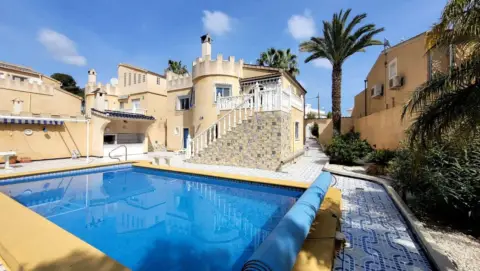 Chalet en calle C- Encina 6B
