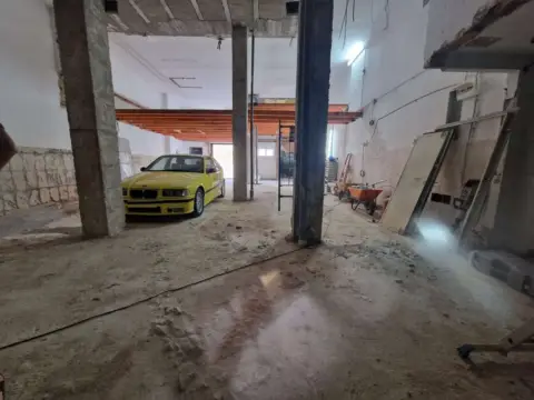 Local comercial en Manantiales-Cortijos del Sol-Fuensanguínea