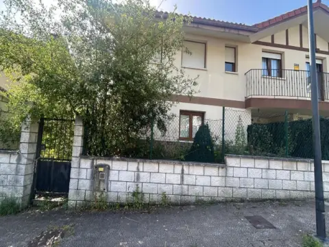 Chalet en Barrio Samano, 255