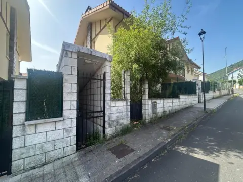 Chalet en Barrio Samano, 255