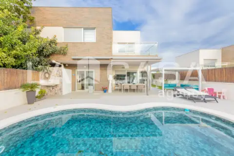 Chalet pareado en Chiva
