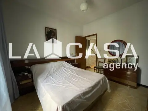 Casa en Avenida de los Reyes Católicos