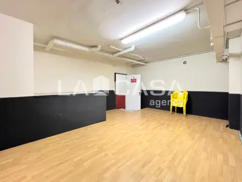 Local comercial en Santa Coloma