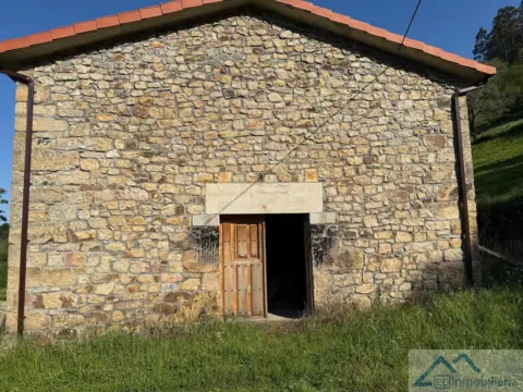 Casa en calle Urros, nº 66