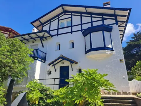 Chalet en calle de Luis Martínez
