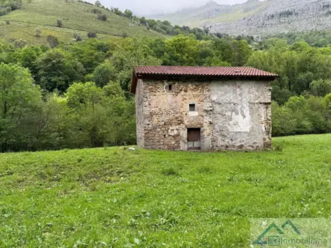 Casa en calle Socueva - La Toba