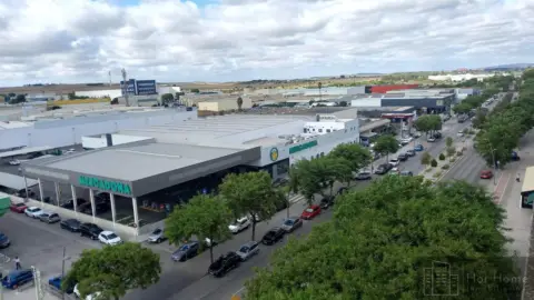 Nave comercial en Norte
