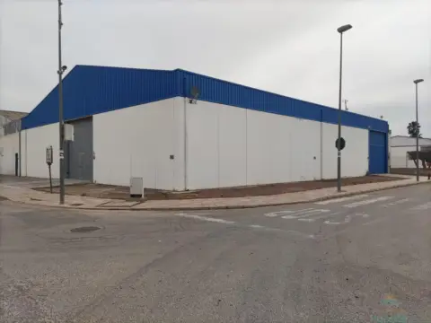 Nave comercial en Polígono Industrial El Saladar