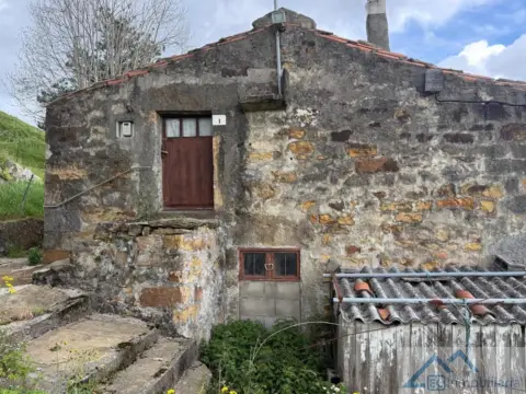 Casa en calle los Urros