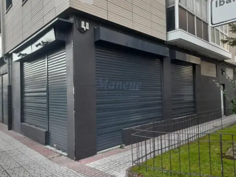 Local comercial en Avenida de Santa Ana