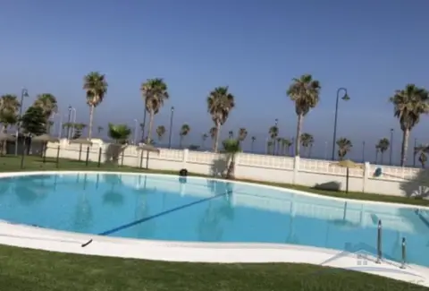 Piso en Urbanización de Roquetas-Las Marinas