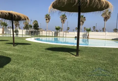 Piso en Urbanización de Roquetas-Las Marinas