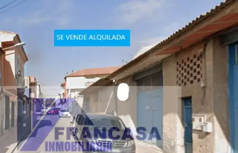 Nave comercial en Zona Oeste