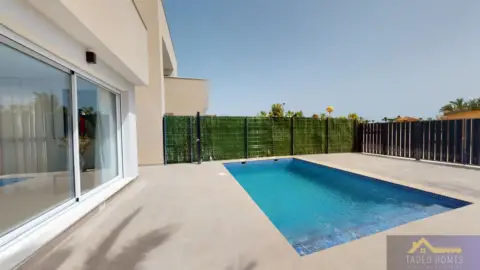 Casa rústica en calle de las Petunias