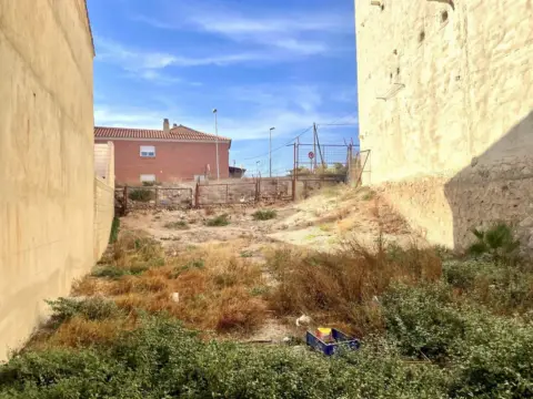 Terreno en calle de Arcos