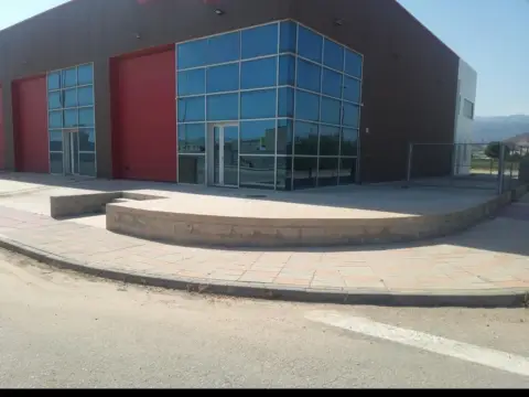 Nave comercial en Poligono Industrial El Saladar
