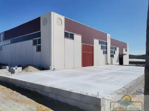 Nave comercial en Cantoria