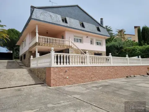 Chalet en Casco Urbano