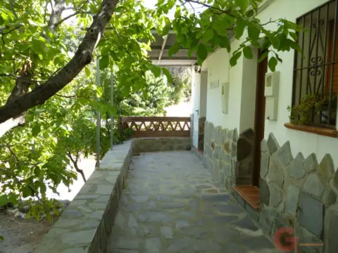 Casa rústica en Cazulas