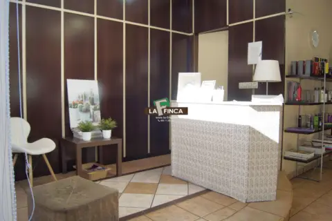 Local comercial en Tenderina - Fozaneldi