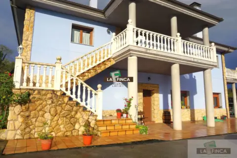 Casa rústica en Sograndio