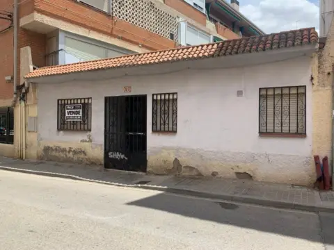 Local comercial en calle de los Almendros, 7