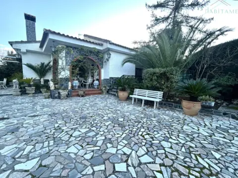Chalet en calle de Isabel 'La Católica', 1