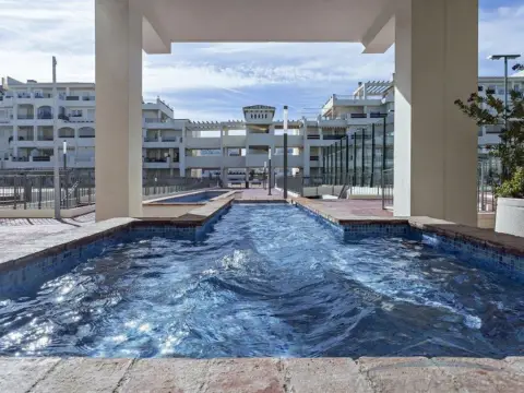 Piso en Urbanización Roquetas de Mar