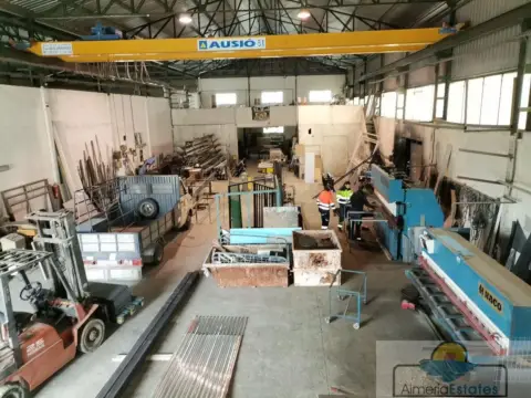 Nave comercial en Macael