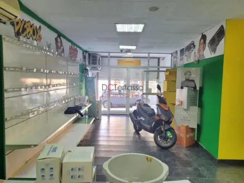 Local comercial en Escoles