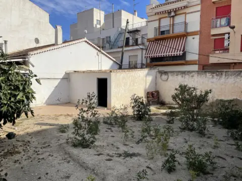 Terreno en calle Filipon de Cope