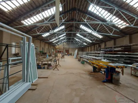 Nave comercial en Guadassuar