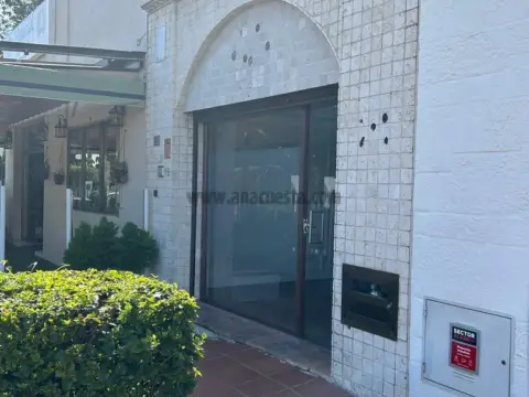 Local comercial en Atalaya Baja