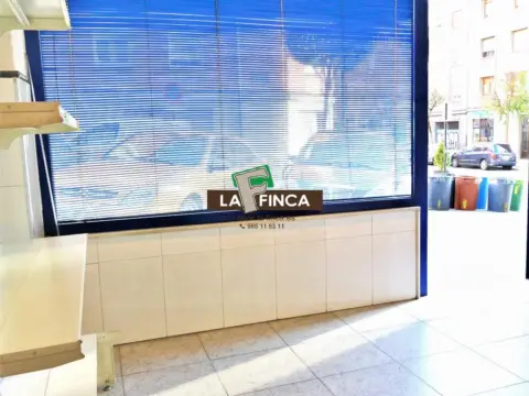 Local comercial en calle del Padre Aller