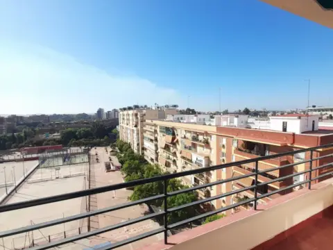 Piso en calle Castillo de Alcalá de Guadaira