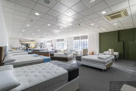 Nave comercial en Norte