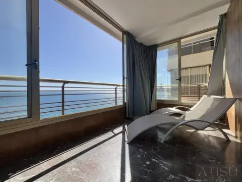 Piso en Avenida de la Armada Española