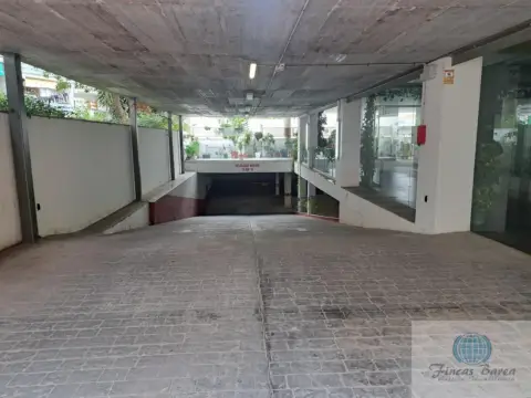 Garaje en Centro Estación Bus y Tren