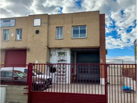 Nave comercial en calle de los Impresores