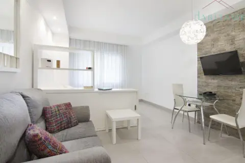Estudio en Avenida de la Divina Pastora, 10