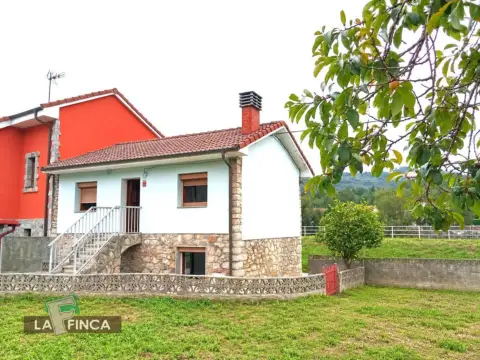 Casa en calle Vegalencia