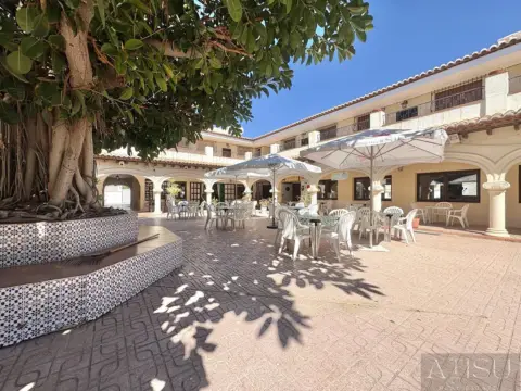 Local comercial en Avenida de la Almadrava