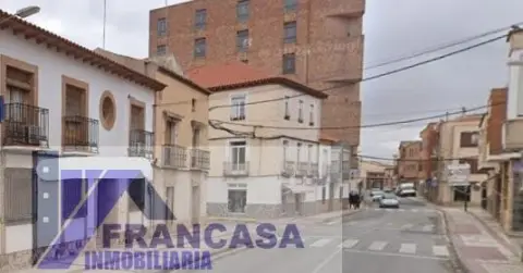 Casa en Cerca de La Plaza de La Constitución