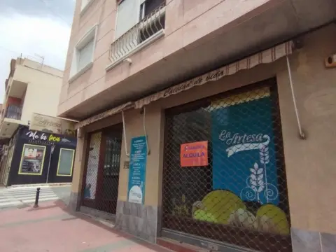 Local comercial en Casco Urbano
