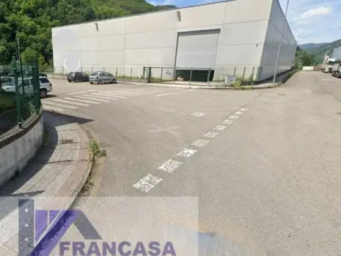 Nave comercial en Cerca del Polideportivo Caborana