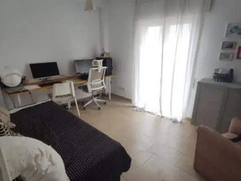 Piso en calle Deán López Cepero