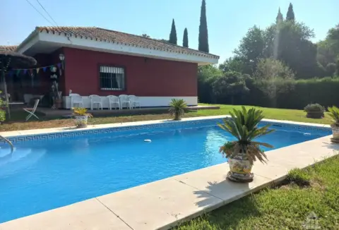 Chalet en calle de la Alameda